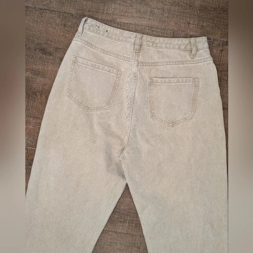 Missguided Riot High Rise Extreme Ripped Mom Jeans Stone Size: 6 - Picture 7 of 12